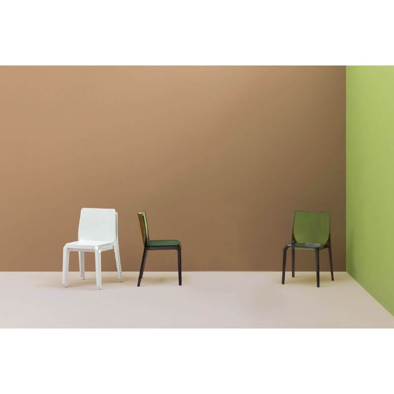 Sedia Blitz 640 Pedrali in policarbonato impilabile Sedia Blitz pedrali 640 Ambientata